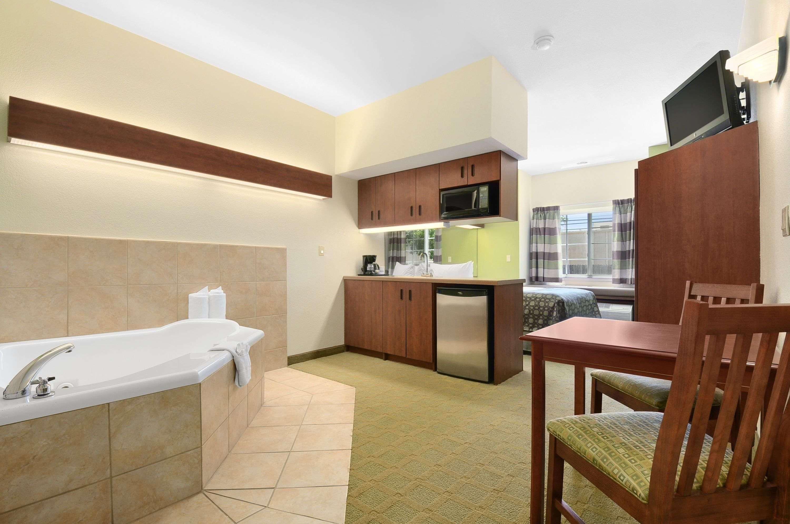 Отель Super 8 By Wyndham San Antonio Airport North Экстерьер фото